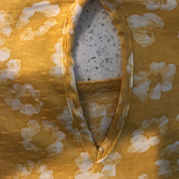 stitch fix NEW lace detail yellow top - Picture 5 of 7